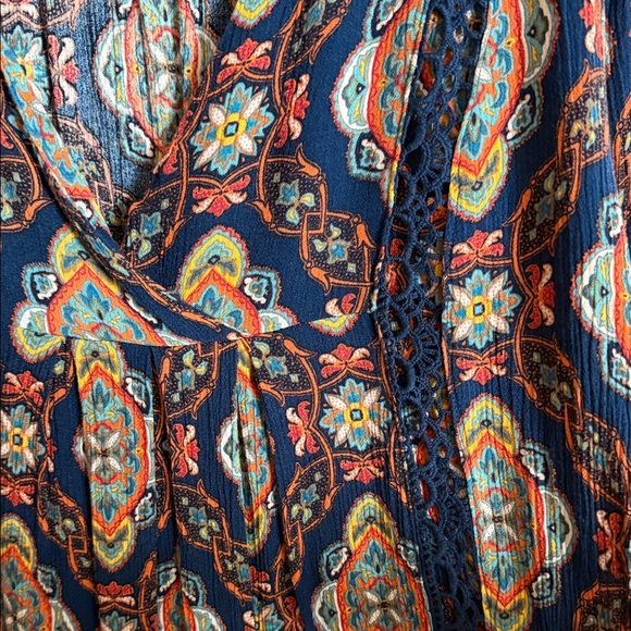 Signature Studio Multicolor Patterned Blouse - Picture 7 of 7